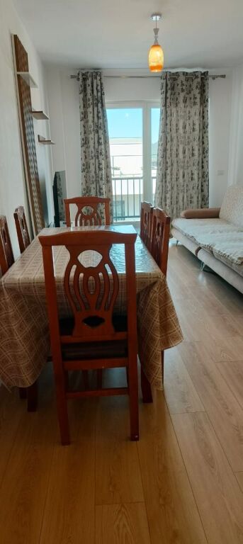 Jepet 1+1 me Qira ne Kombinat