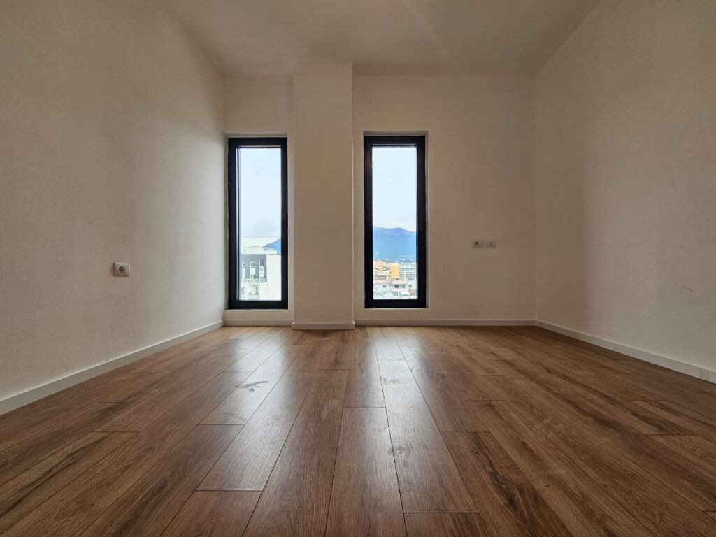 Zyra per qira tek Rruga Barrikadave