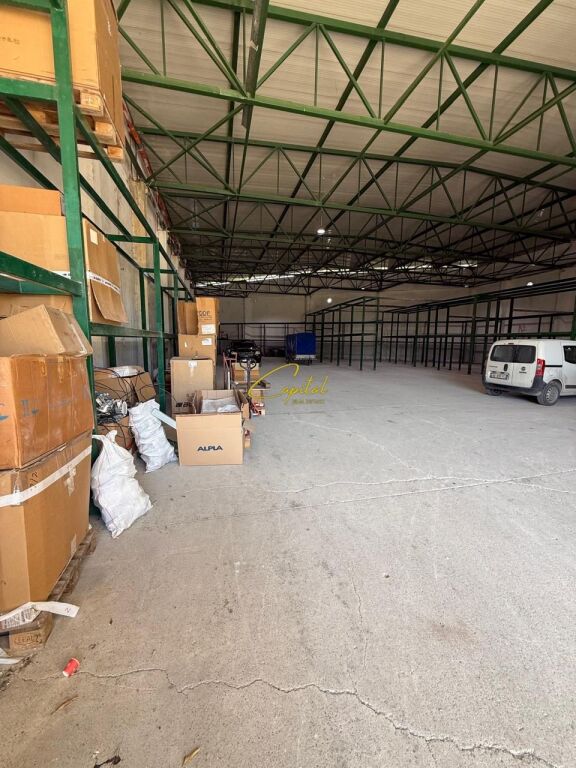 MAGAZZINI IN AFFITTO 800 M2 AUTOSTRADA TR-DR 4000 EURO