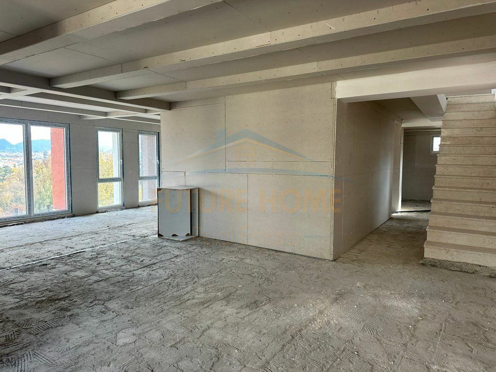 Kreu / Pronat / UNA68212  Kërko Për Apartamente, Toka, Vila, Zyra Për Shitje Ose Qira  Qera, Vilë 5-Katëshe, Kodra e Diellit 2