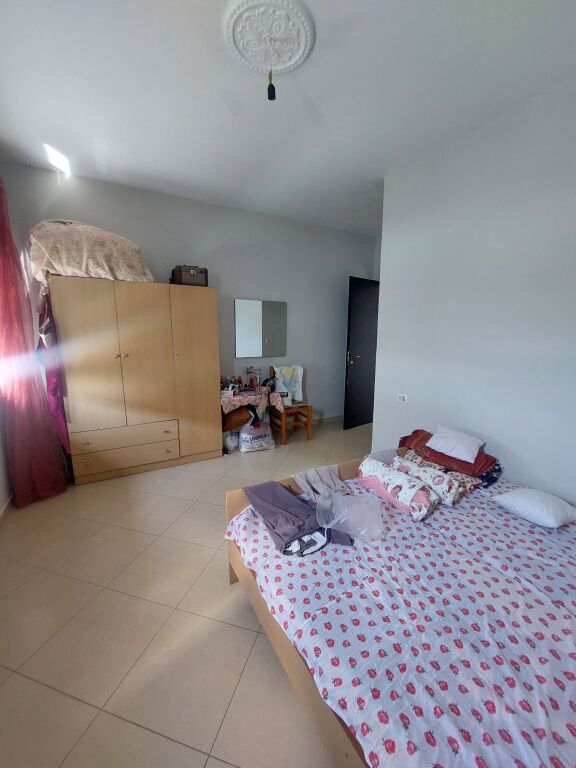 Shitet apartament 1+1 e modifikuar ne 2+1 - Durres
