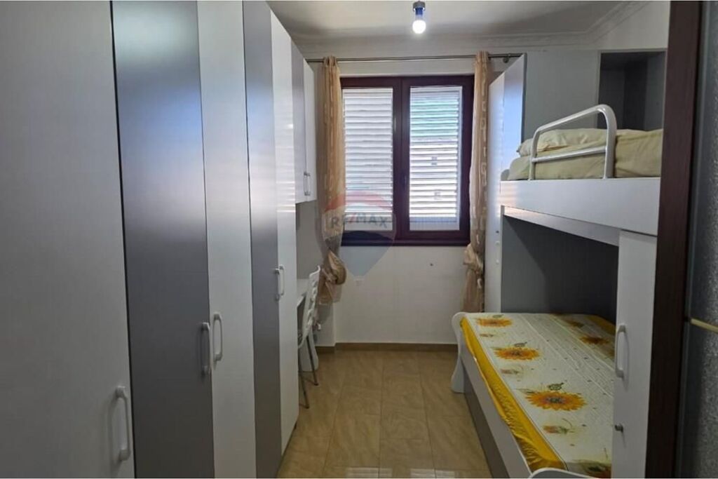 ⸻  🏖️ APPARTAMENTO 2+1 IN AFFITTO A LUNGOMARE, CON VISTA MARE E PARCHEGGIO – VLORË