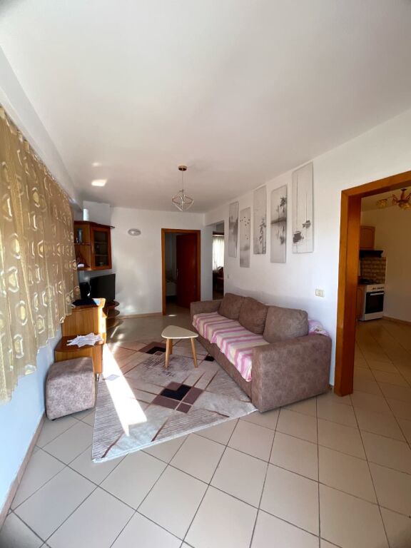 JEPET ME QERA APARTAMENT 2+1, LAGJA 10, DURRËS