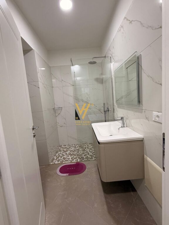 JEPET APARTAMENT 2+1+2+BLK ME QERA NE VLORE 1.500 EURO