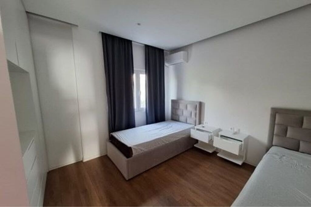 Apartament 3+1, Babrru!