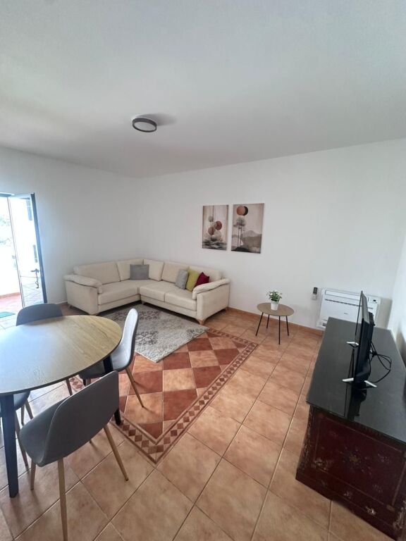 JEPET ME QERA APARTAMENT 1+1 PRANE VILLA PASCUCCI, PLAZH, DURRES