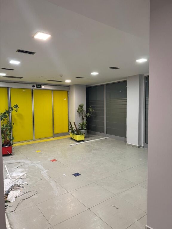 Ambjent biznesi, Rruga e Kavajes!