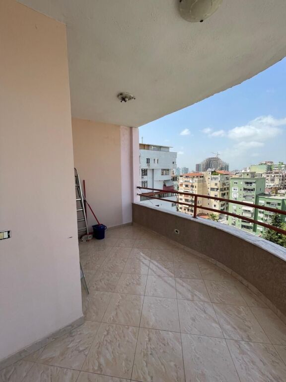 Jepet me qera apartamemt 2+1+2 ne Bllok