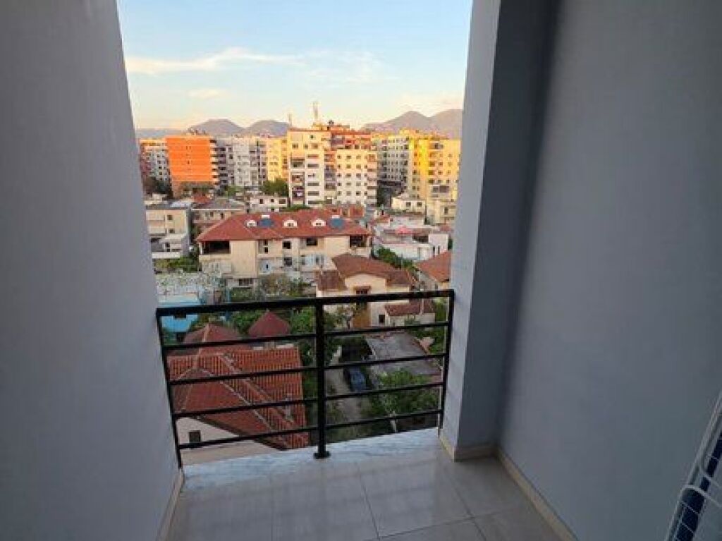 Shitet, Apartament 1+1, Unaza e Re, Tiranë.