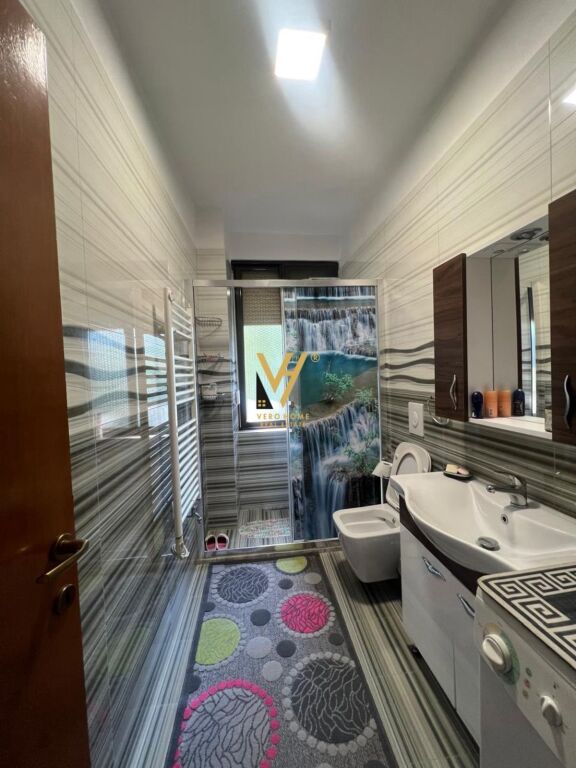 JEPET APARTAMENT 2+1+BLK ME QIRA TE STADIUMI DINAMO 65.000 LEKE