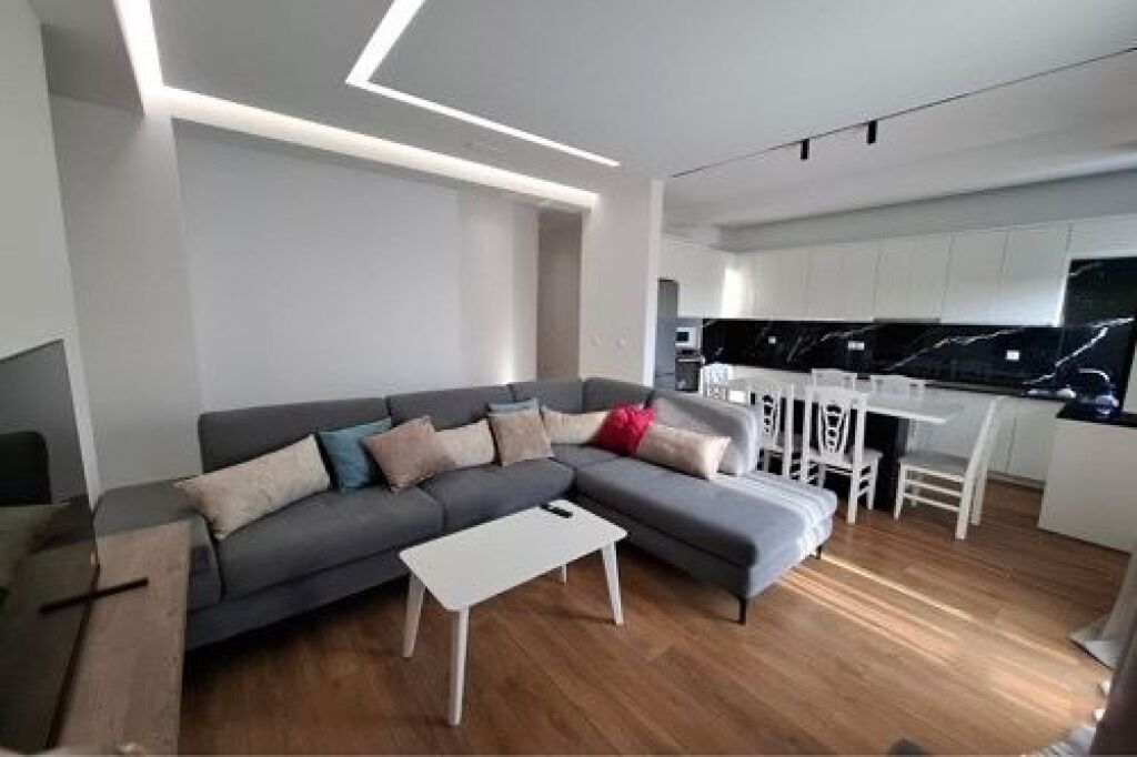 Apartament 3+1, Babrru!