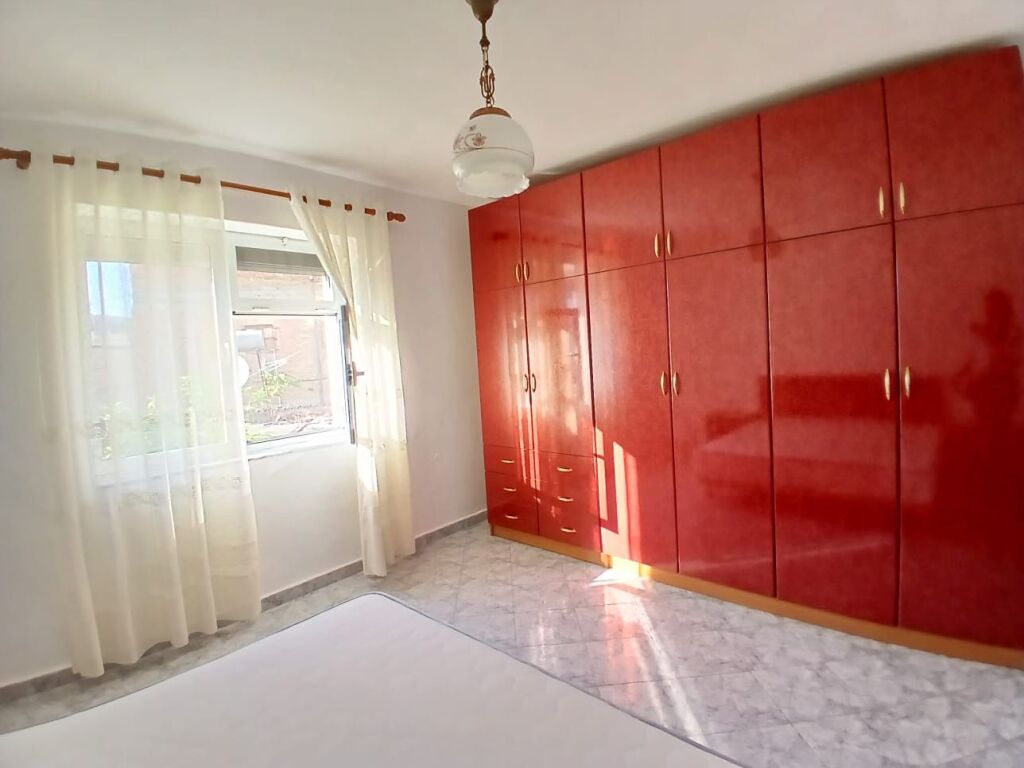 Appartamento 2+1+1 con Balcone in Affitto