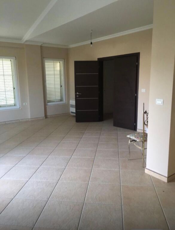 Vilë Luksoze për Shitje në Akacia Hills – 531 m² Ndërtim, Pishinë Private &amp; Pamje Panoramike