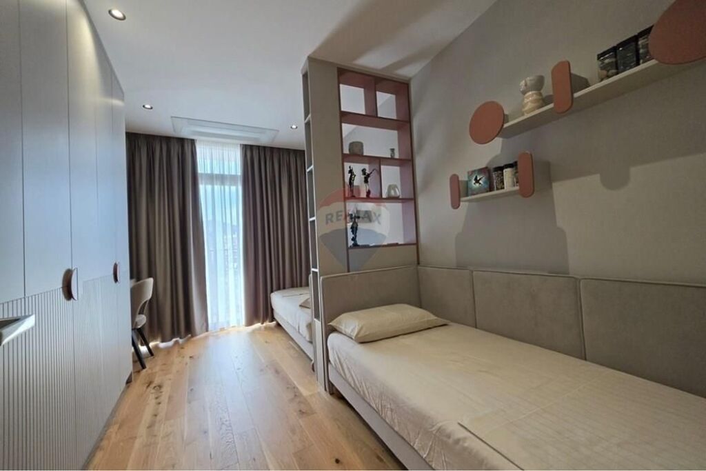 Apartment 2+1+ Parking for rent at Lake View