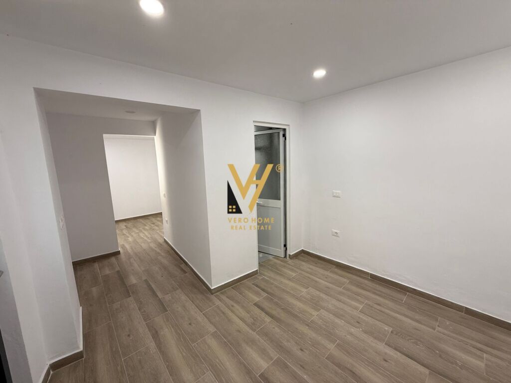 BUSINESS PREMISES 60 M2 FOR RENT AT THE ELECTRIC MARKET 800 EURO