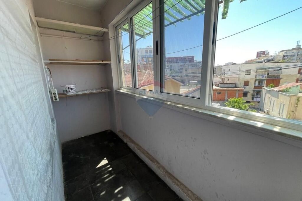 Apartament 2+1 Per Shitje tek Rruga Ali Demi