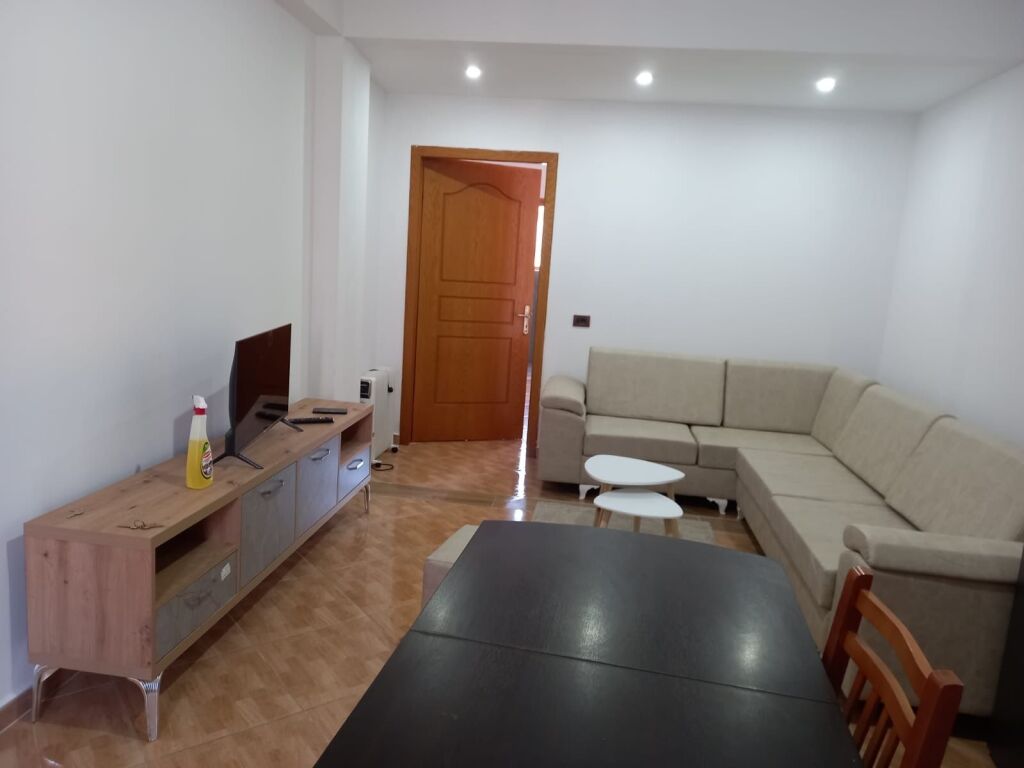 Apartament 1+1 me qera ne Astir tek Vila L