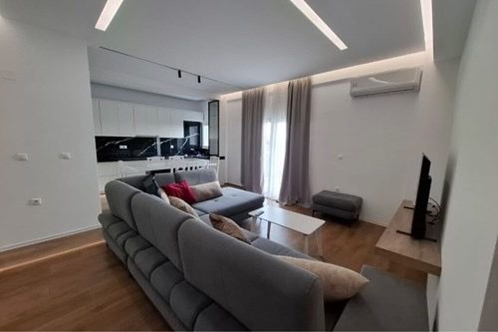 Apartament 3+1, Babrru!