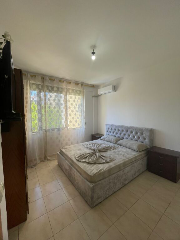 Apartament me qera