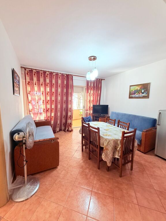 JEPET ME QERA APARTAMENT 1+1 NE ZONEN E MALIT TE ROBIT, GOLEM, DURRES