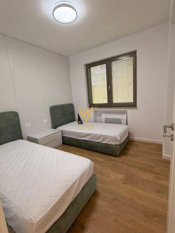 JEPET APARTAMENT 2+1+2+BLK ME QERA NE VLORE 1.500 EURO
