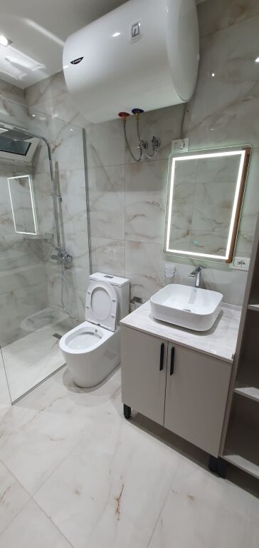 JEPET ME QERA APARTAMENT 2+1+2 NE STACIONIN E PARE TE PLAZHIT, DURRES