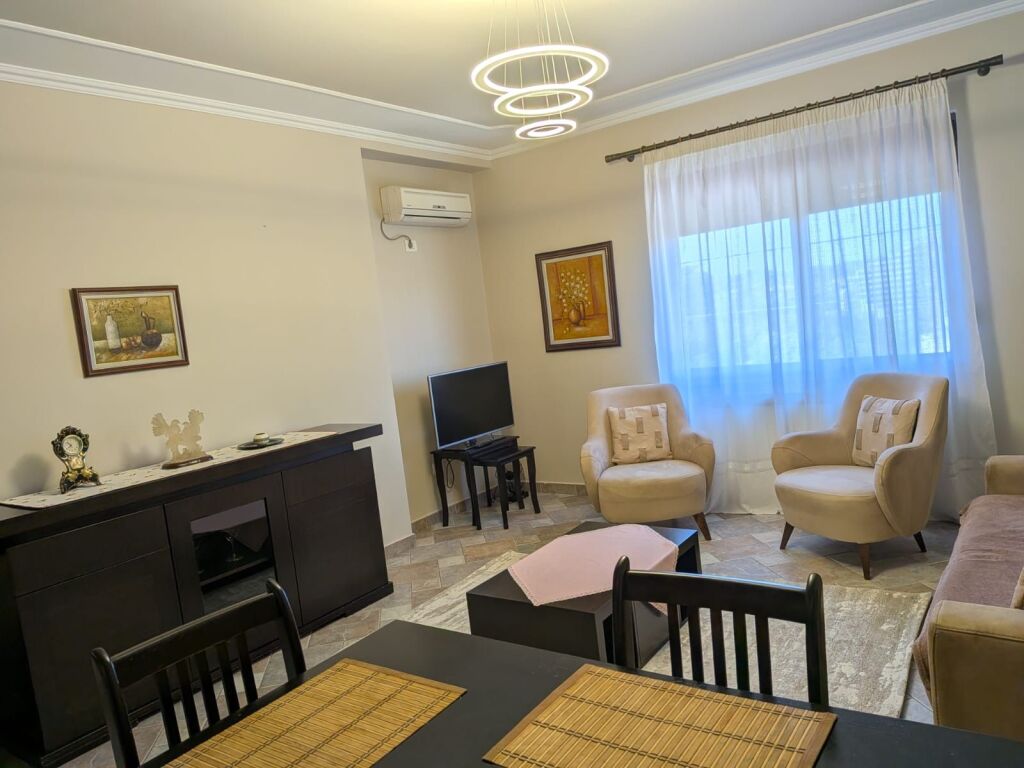 Apartament 1+1, Shkolla e Baletit!