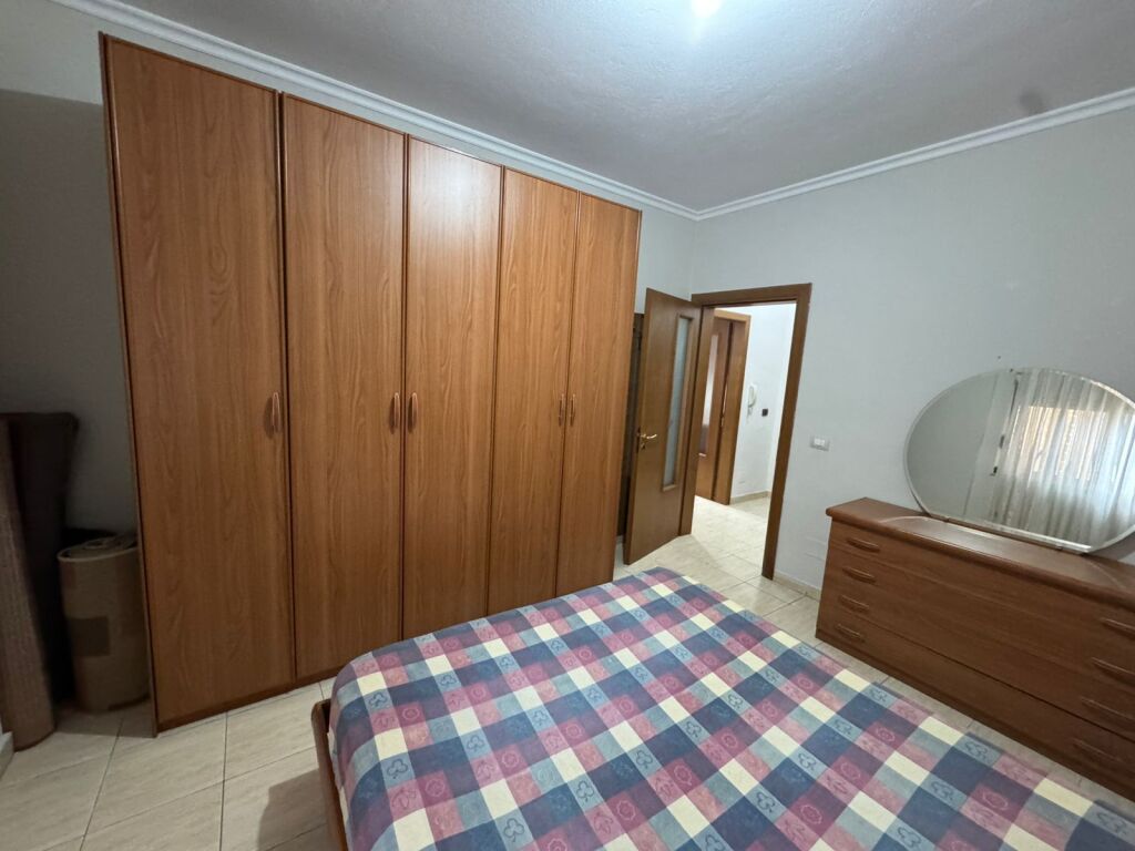 🏢Kodra e Diellit,Rr.Rrapo Hekali jepet me qera apartament 1+1,i mobiluar. 45,000Leke