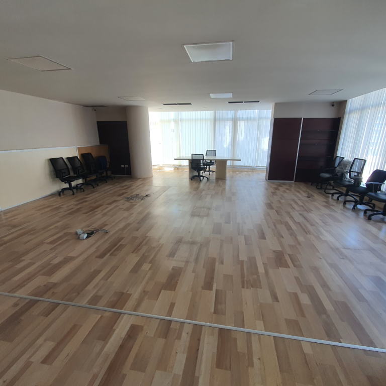 ZYRË PËR QIRA – Pami 📍 Tek Liqeni, pranë Kopshtit Zoologjik