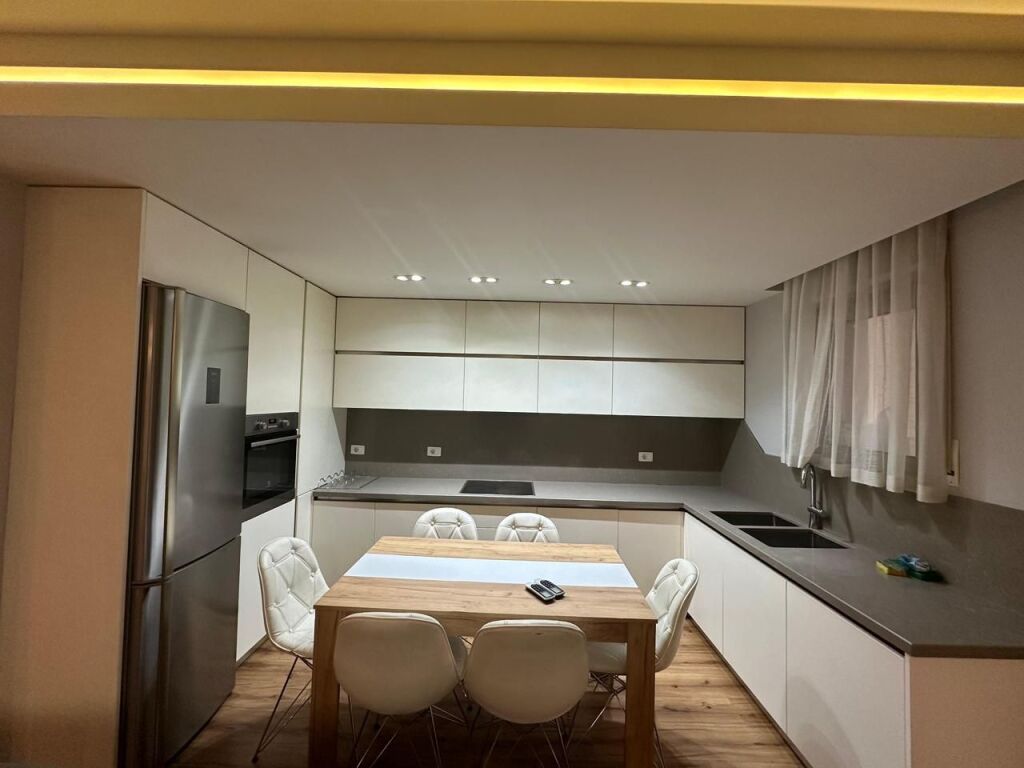 Jepet me qira apartament 2+1 tek Delijorgji + parkim