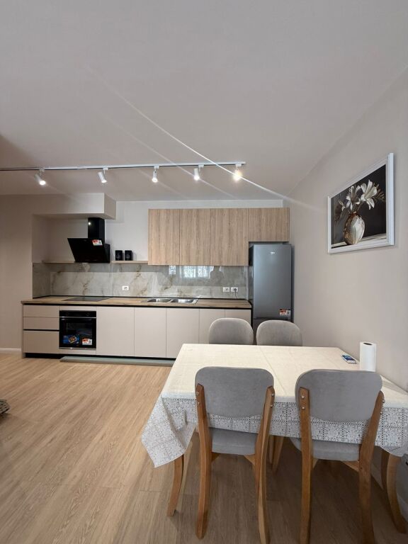 Apartament 1+1 per qira te Kompleksi Kontakt