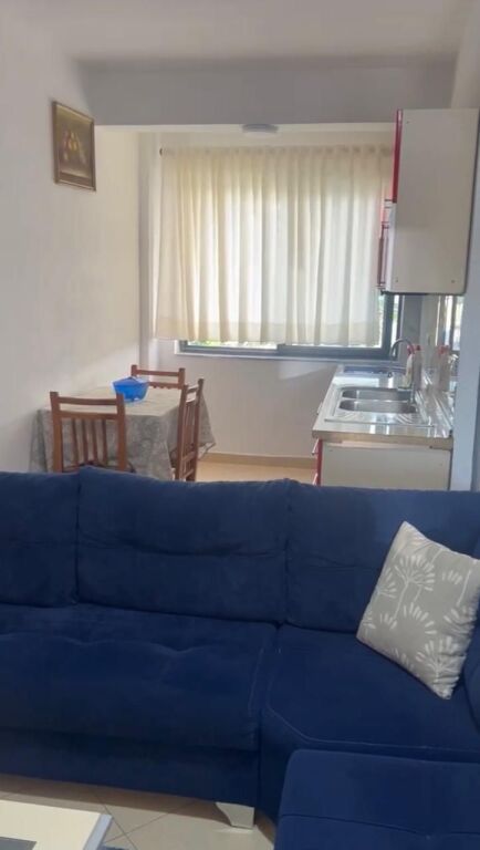 Appartamento in affitto 1+1 - 📍5 Maggio, via Lucie Miloti vicino alla scuola Tirana Jone 400 mila lek