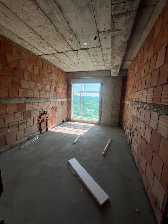 OKAZION APARTAMENT NE SHITJE 2+1+2 RRETHI KLANIT PORCELAN