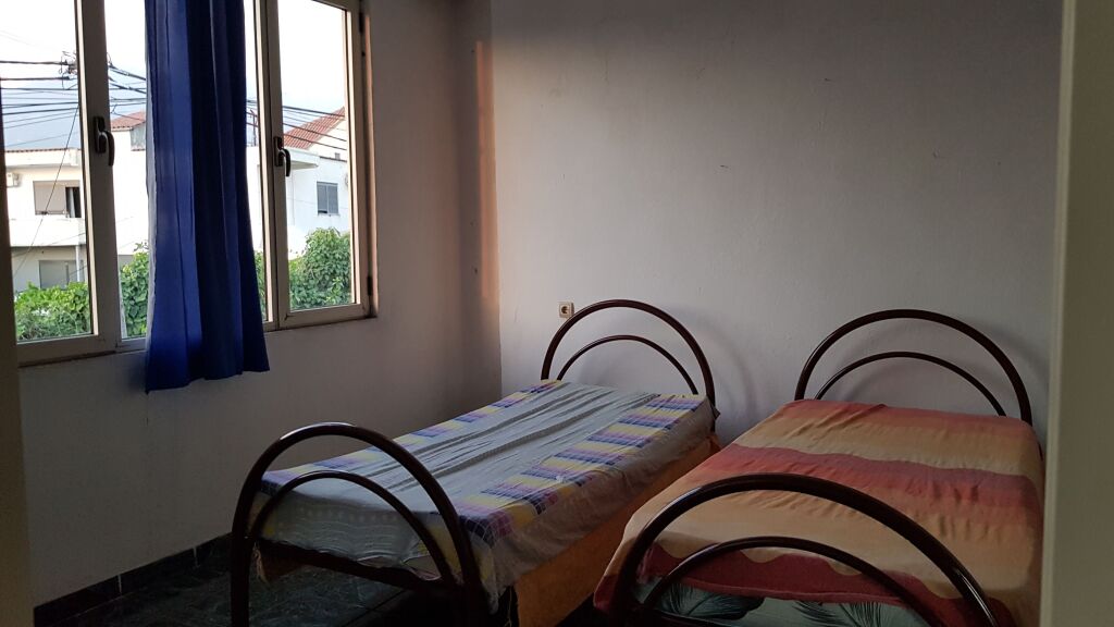 Me qira kati i dytë i një shtëpie private