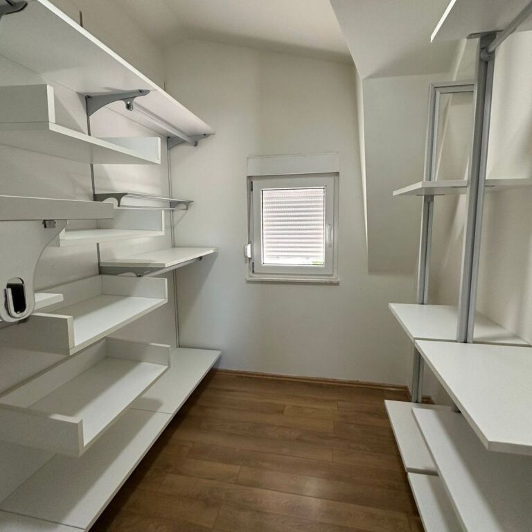 🏡✨ 4-Storey Villa for Rent – White House Residence, near TEG ✨🏡