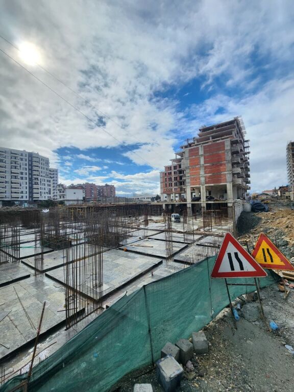 🏡 SHITET: OKAZION nga 1600€/m² vetem në 1375€/m ²🔥  II Apt. 2+1+2 WC  (📍5 Maj - Res. Brezaret) ÇMIMI : 147,000€ 😃
