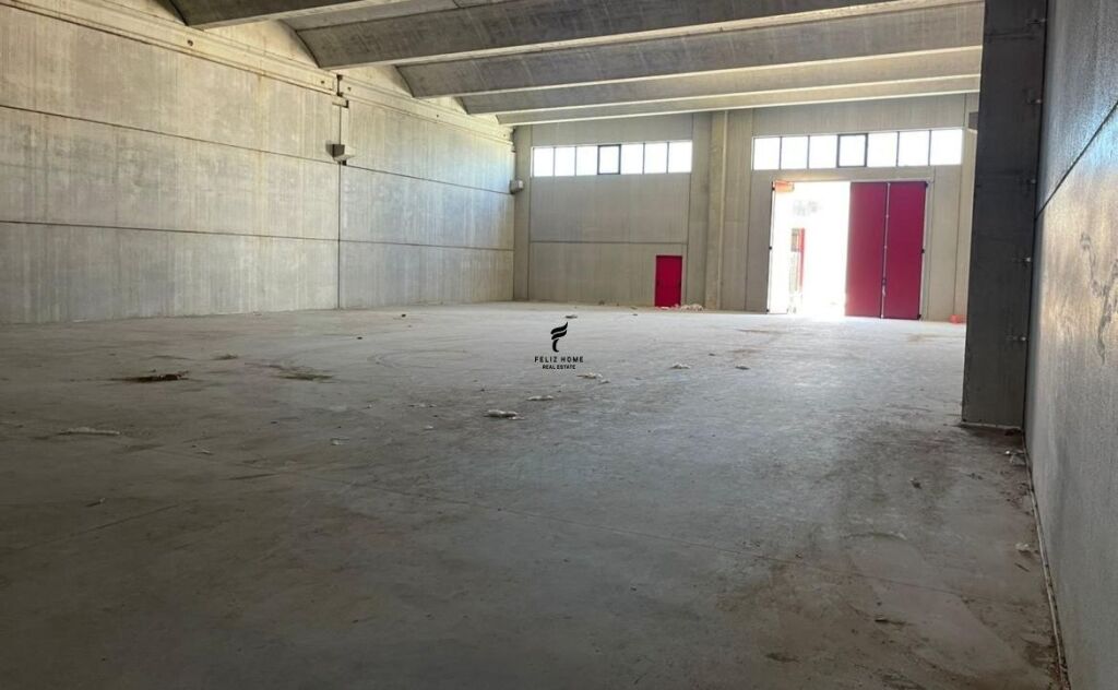 MAGAZZINO IN AFFITTO 1000 M2 AUTOSTRADA TIRANA-DURRËS 3000 EURO FH-71398