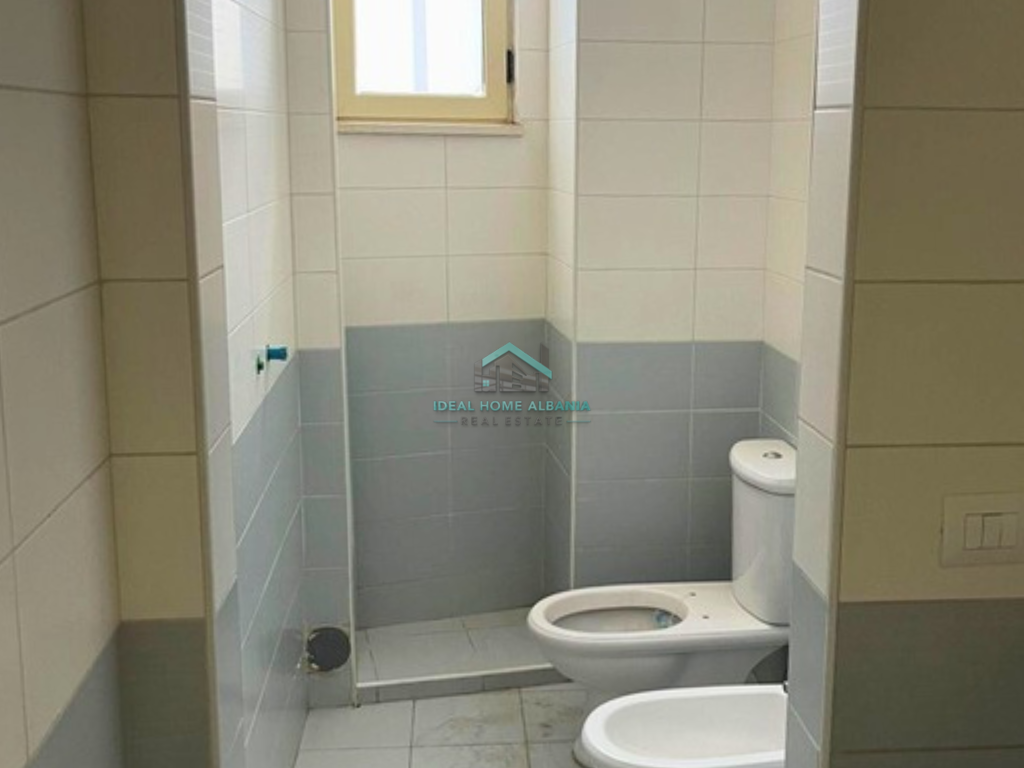 SHOP FOR RENT – RRUGA E RE, VLORË