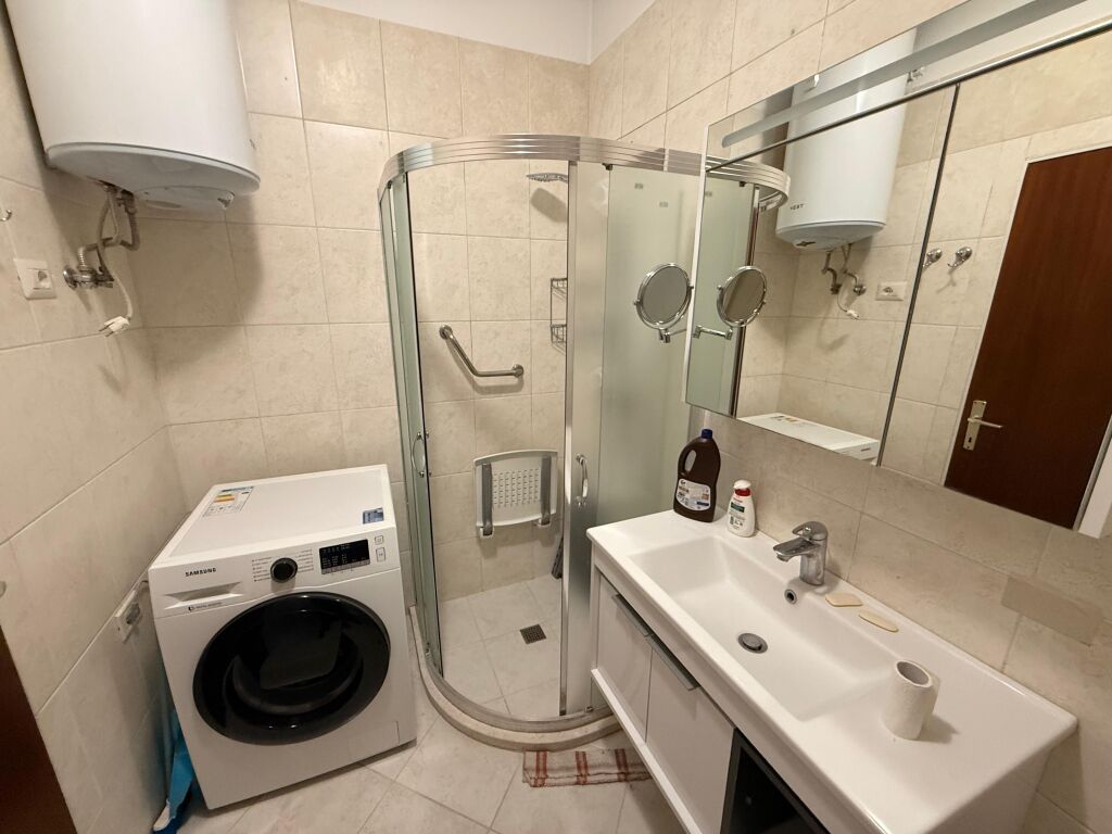 Super cmim, Apartament 2+1 te stacioni i trenit ne shitje