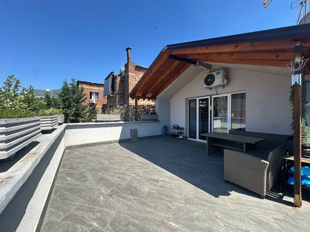 🏡 Apartament Premium 2+1 me Verandë – Rruga Marie Logoreci, Tiranë