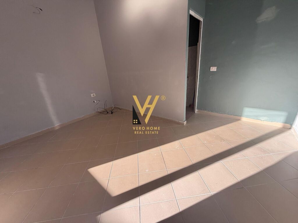 SHOP FOR RENT 25 M2 ON FORTUZI STREET 350 EURO