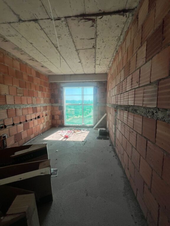 APARTAMENT NE SHITJE 2+1+2 OKAZION PORCELAN RRETHI KLANIT