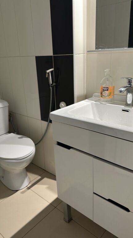 Bllok Jepet apartament me qira 1+1 Kafe Roma