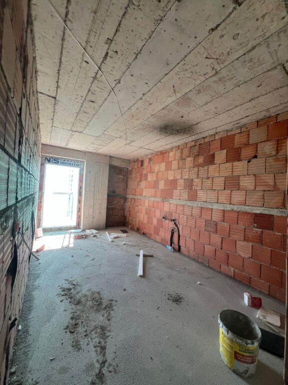 APARTAMENT NE SHITJE 2+1+2 OKAZION PORCELAN RRETHI KLANIT