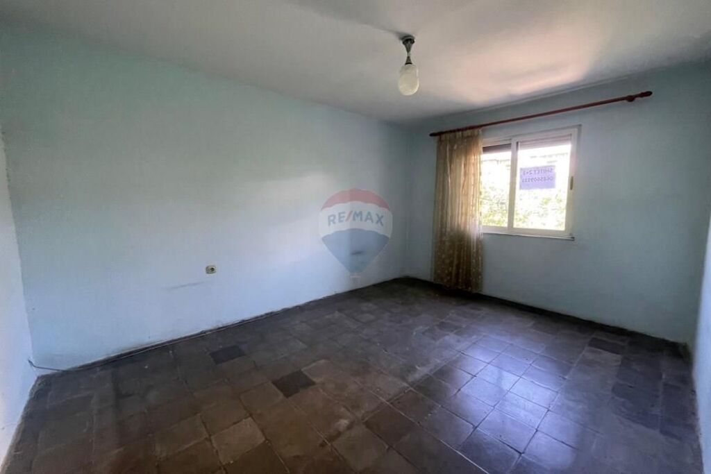 Apartament 2+1 Per Shitje tek Rruga Ali Demi