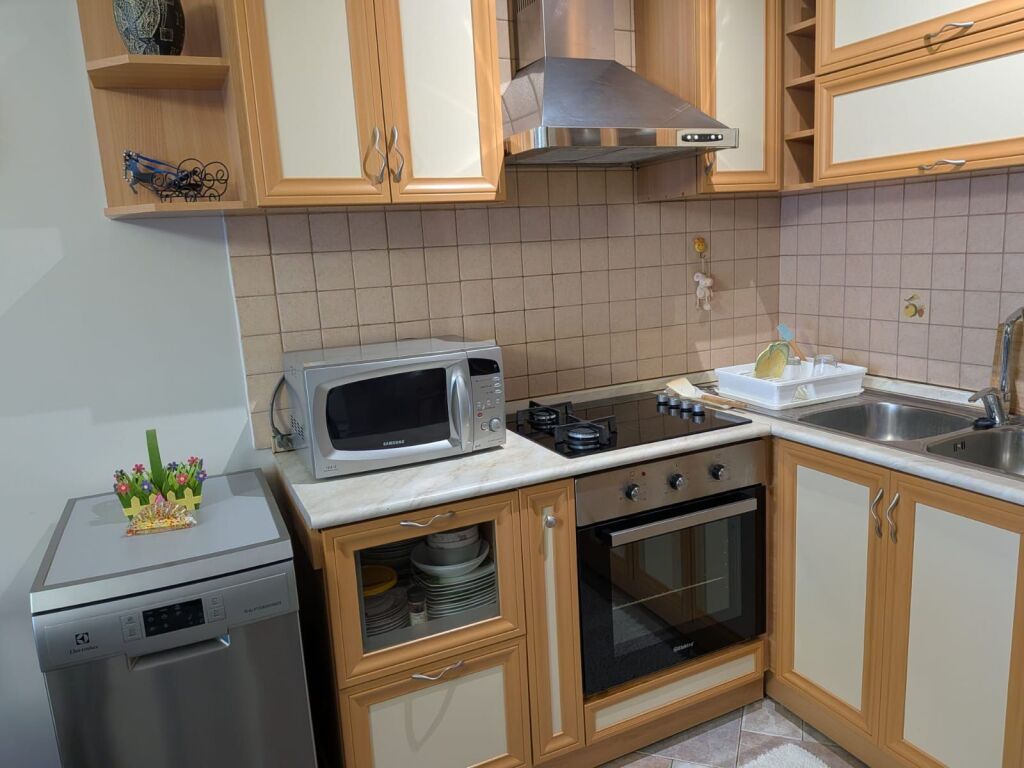 Apartament 1+1 me qera pranë Shkollës së Baletit, Rruga Elbasanit