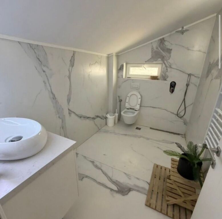 Penthouse per qira tek Secret Garden Residence.