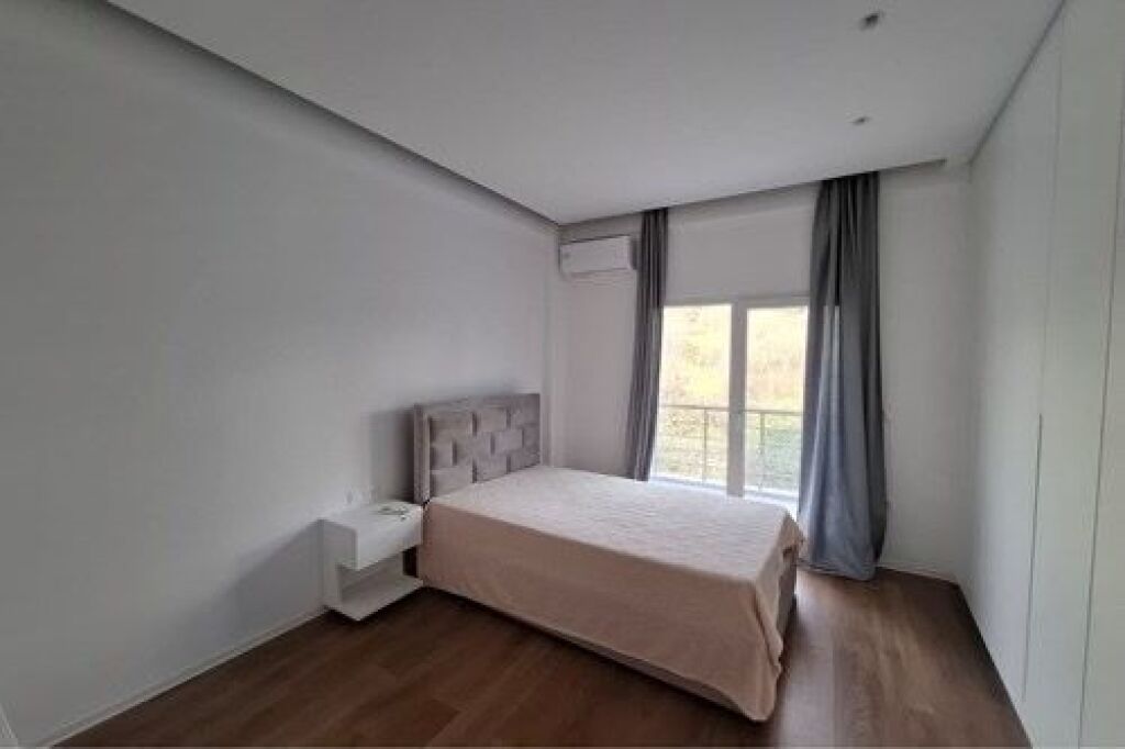 Apartament 3+1, Babrru!