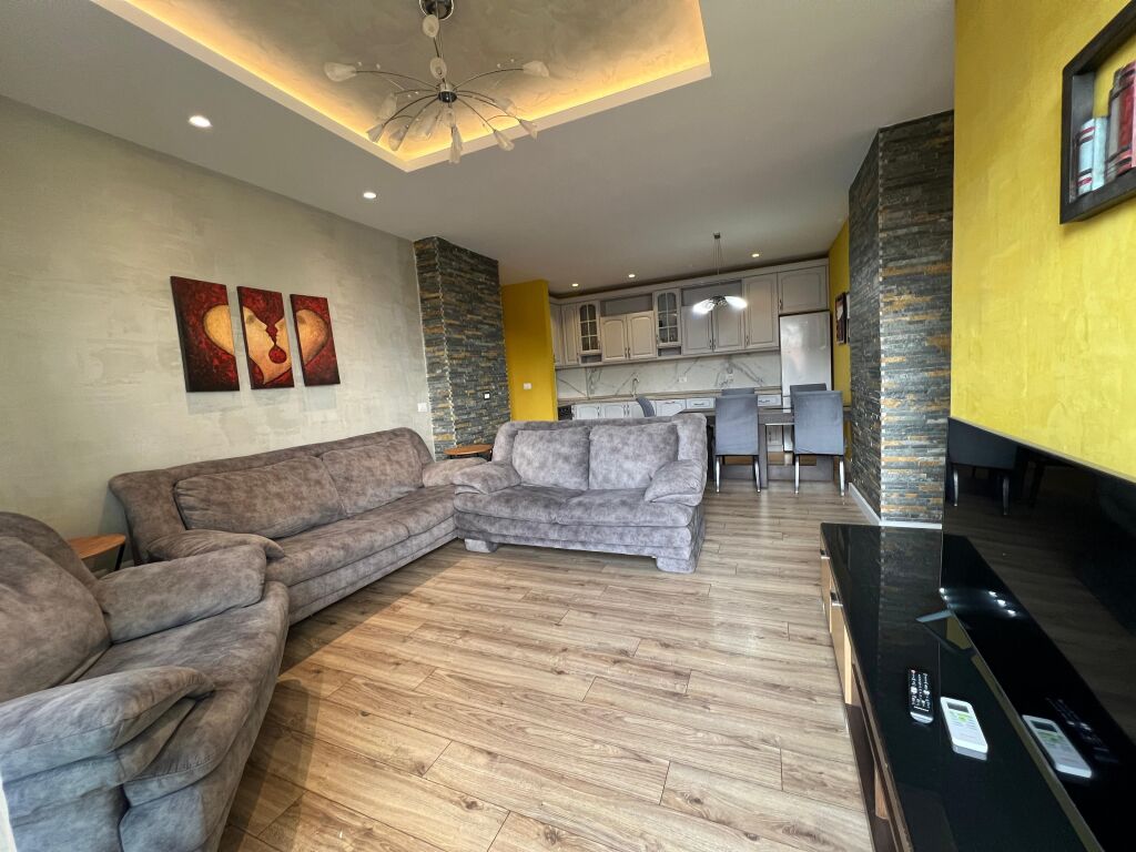 Shitet, Apartament 3+1+2 Tualete, ”Liqeni Artificial”, Tiranë.