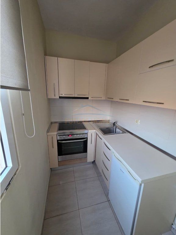 Shitet, Apartament 1+1, Unaza e Re, Tiranë.
